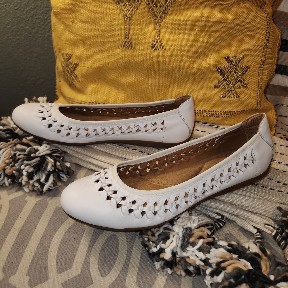 Comfortiva Pillowtop Memory Foam Women's Ballet Flats